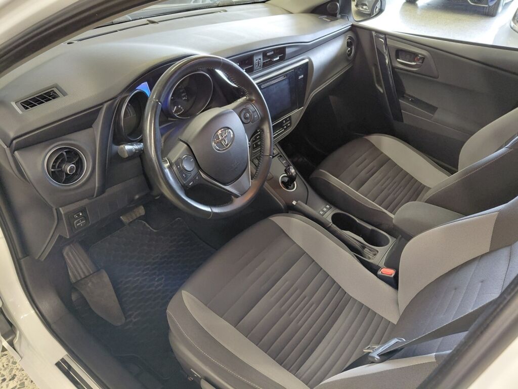 Toyota Auris 2016 Valkoinen