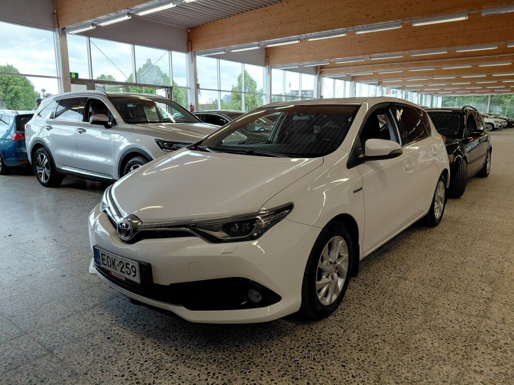 Toyota Auris 2016 Valkoinen