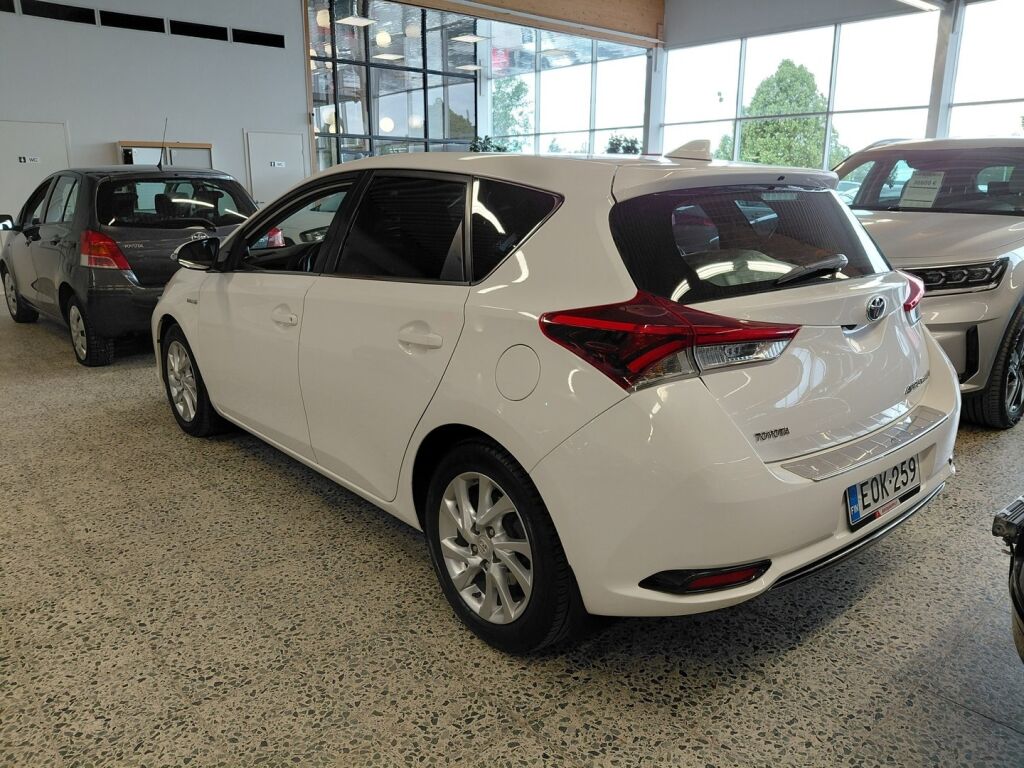 Toyota Auris 2016 Valkoinen