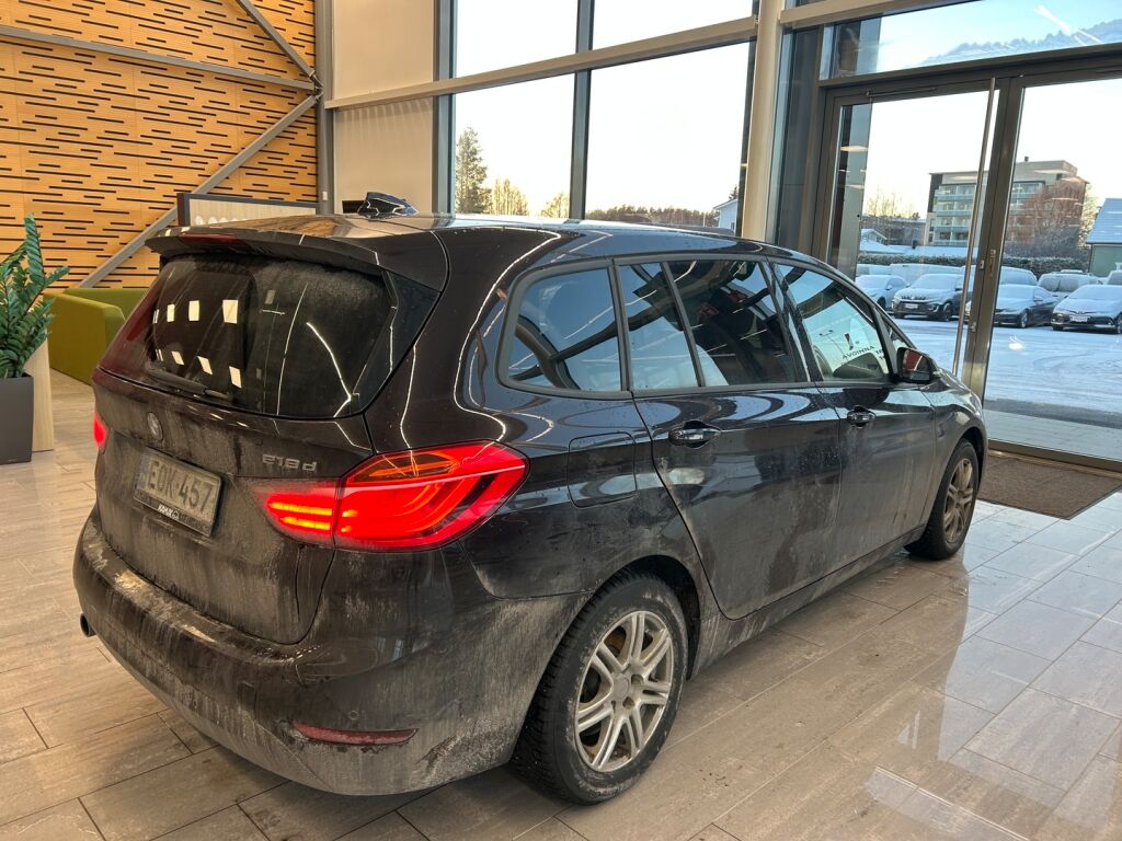 BMW 218 2017 Ruskea (beige)