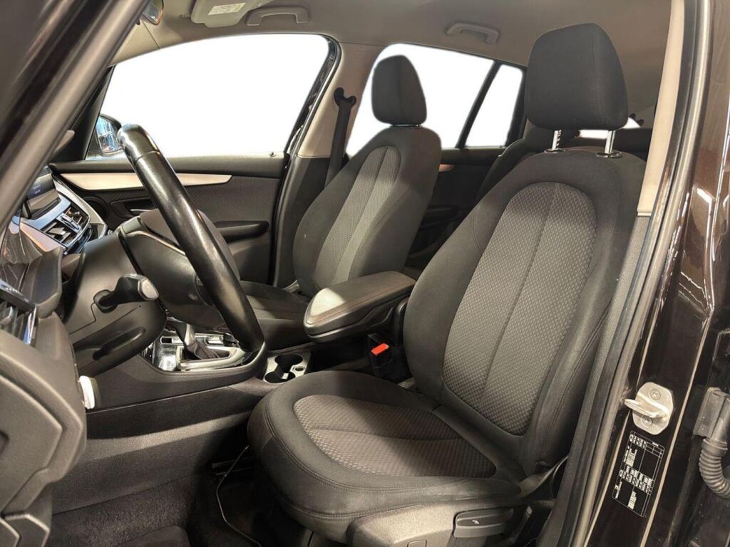 BMW 218 2017 Ruskea (beige)