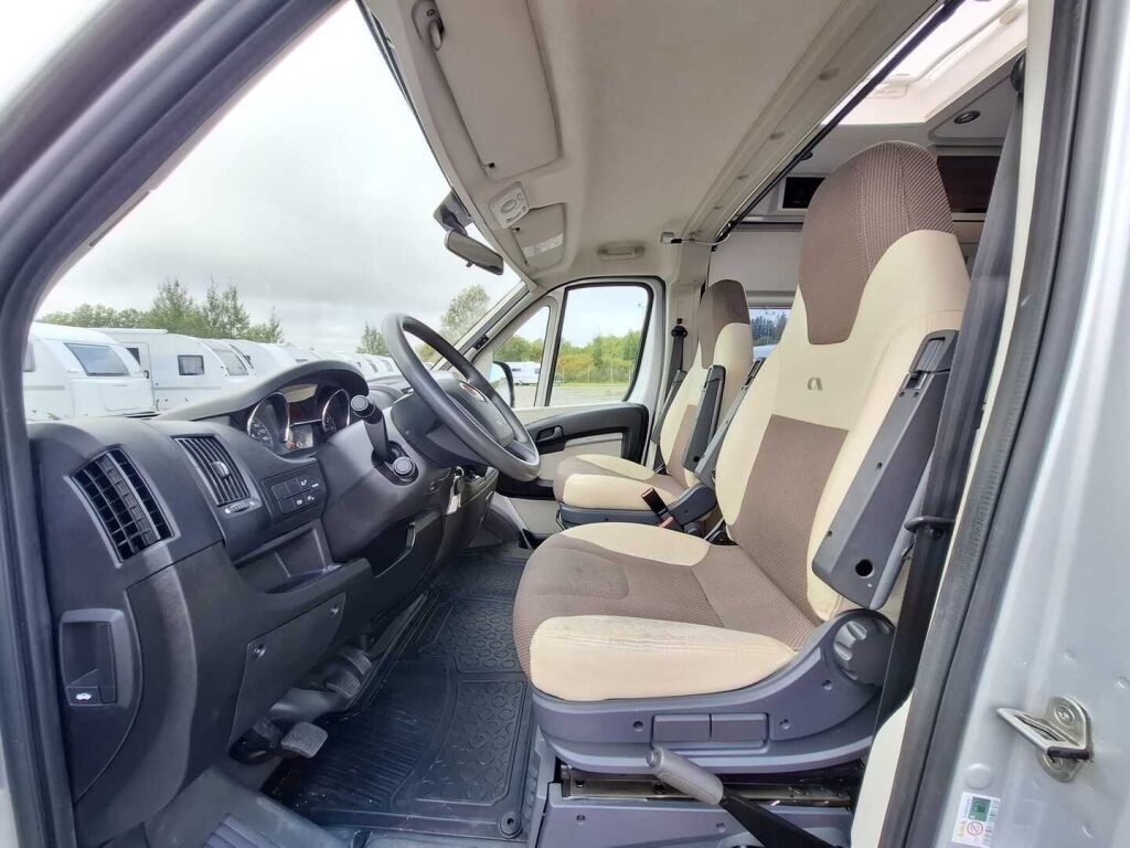 Adria Twin 600 SP Platinum 2017 Harmaa