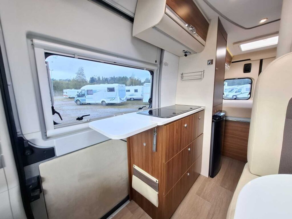 Adria Twin 600 SP Platinum 2017 Harmaa