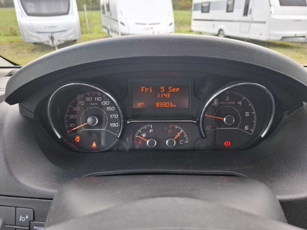 Adria Twin 600 SP Platinum 2017 Harmaa