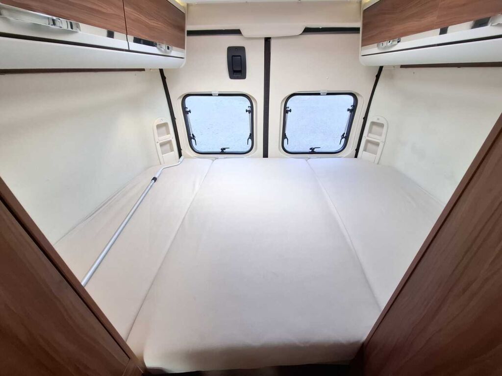 Adria Twin 600 SP Platinum 2017 Harmaa