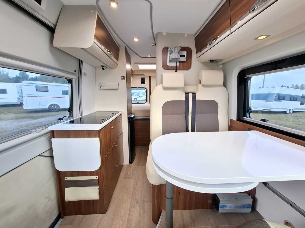 Adria Twin 600 SP Platinum 2017 Harmaa
