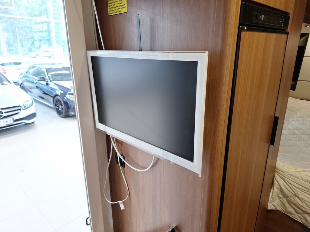 LMC I 615 2017 Valkoinen