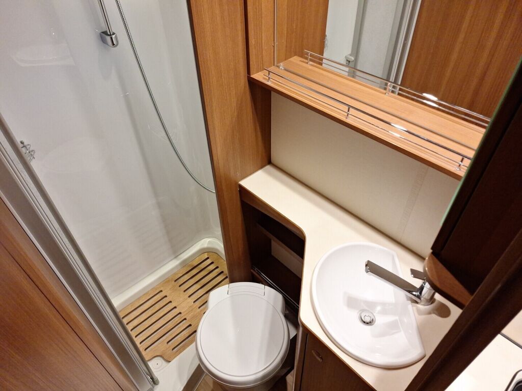 LMC I 615 2017 Valkoinen