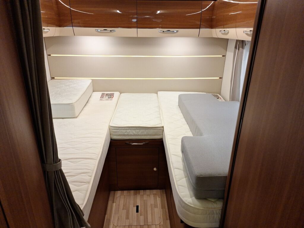 LMC T 638 G 2017 Valkoinen