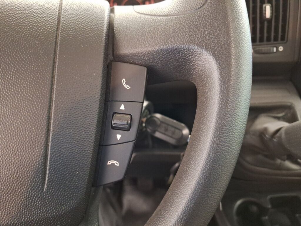 LMC T 638 G 2017 Valkoinen