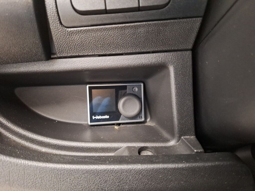 LMC T 638 G 2017 Valkoinen