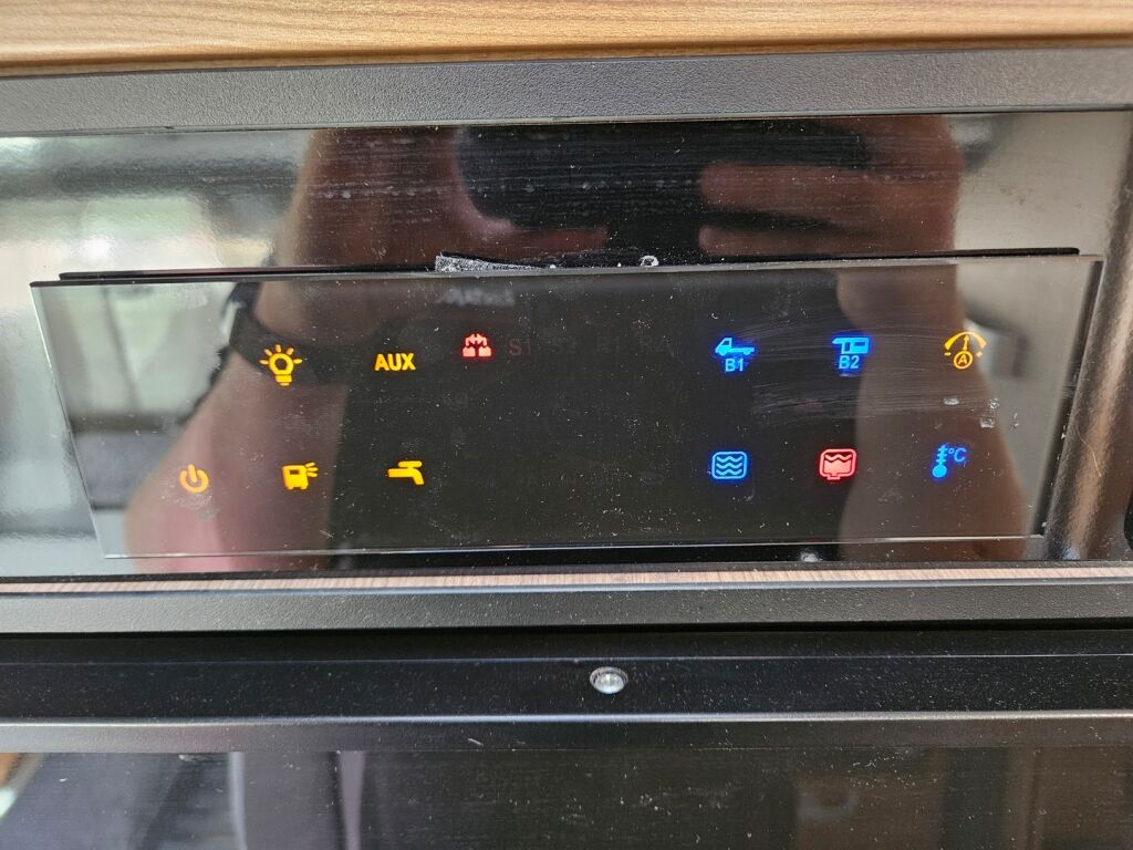 Adria Matrix 2018 Valkoinen