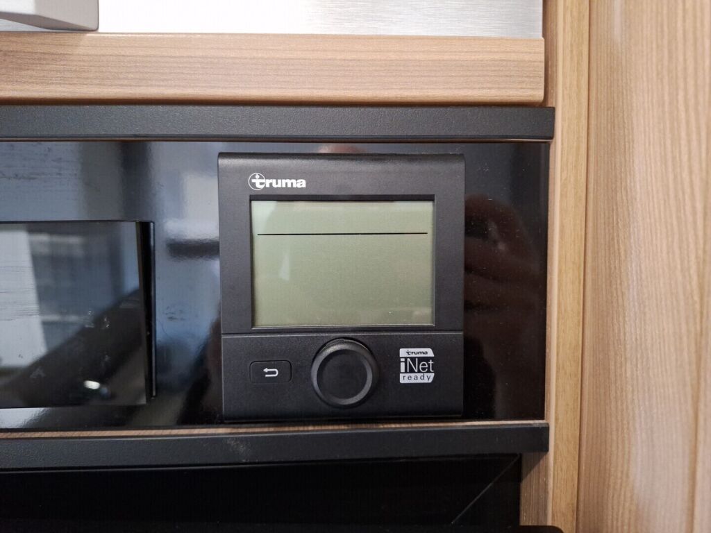 Adria Matrix 2018 Valkoinen