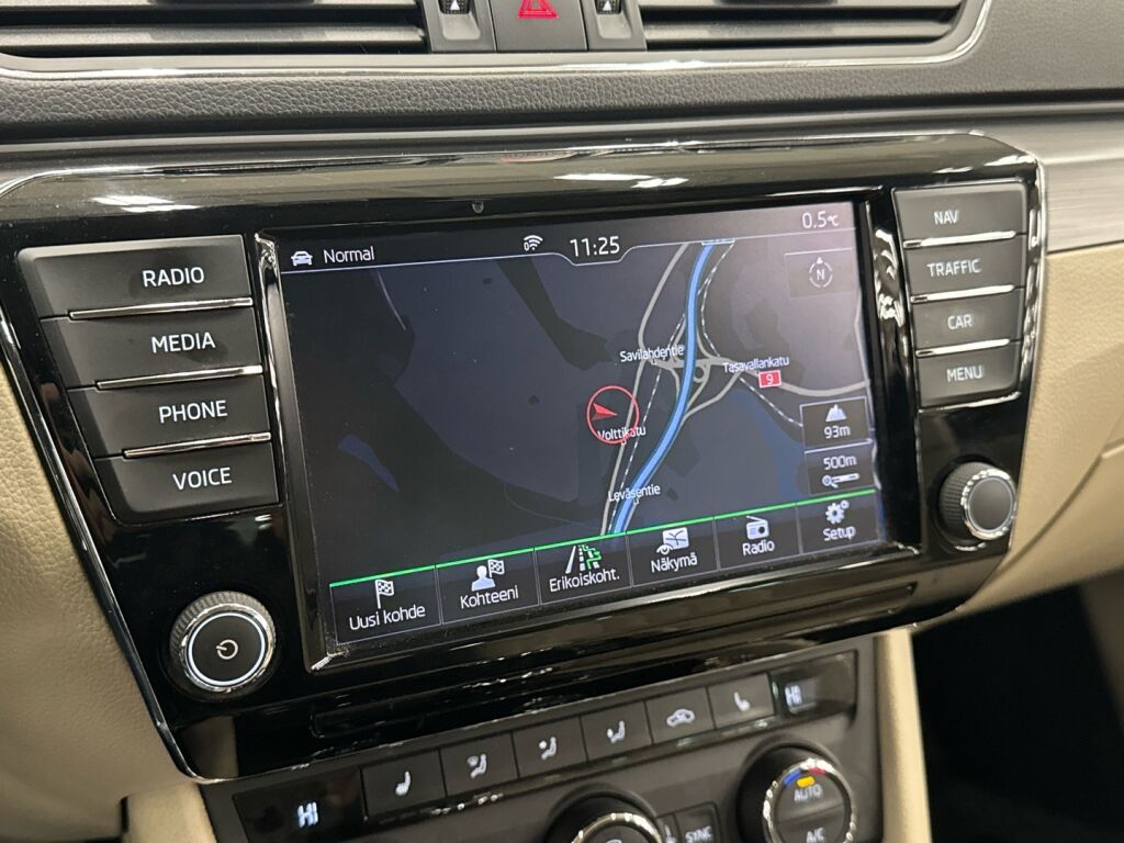 Skoda Superb 2017 Valkoinen