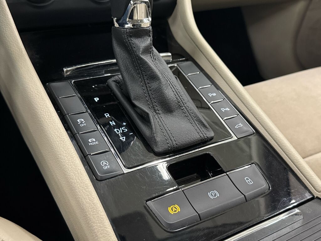 Skoda Superb 2017 Valkoinen