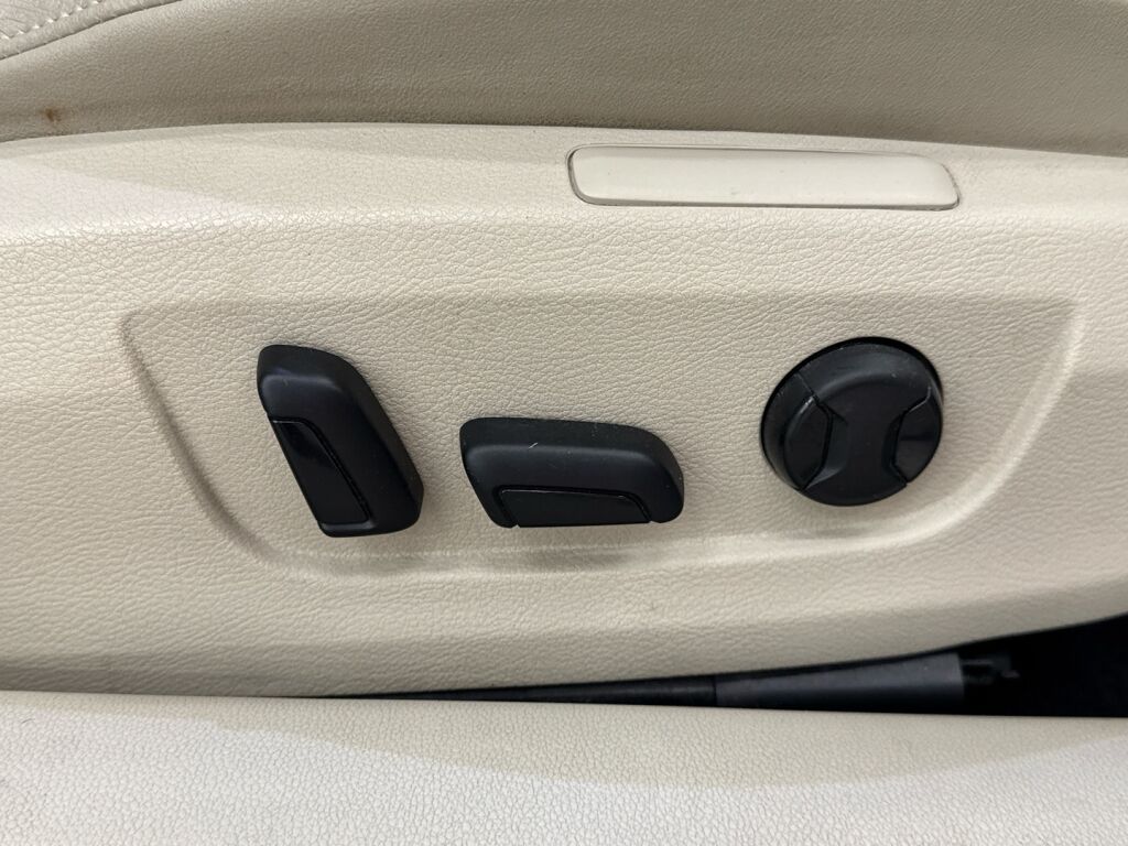 Skoda Superb 2017 Valkoinen