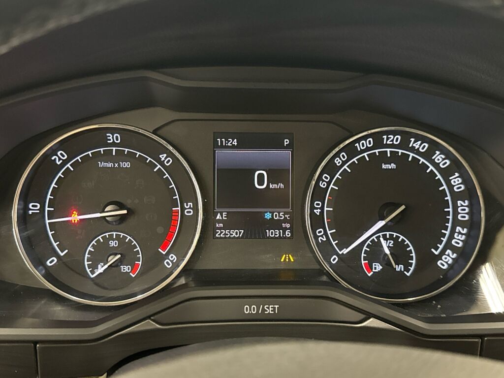 Skoda Superb 2017 Valkoinen