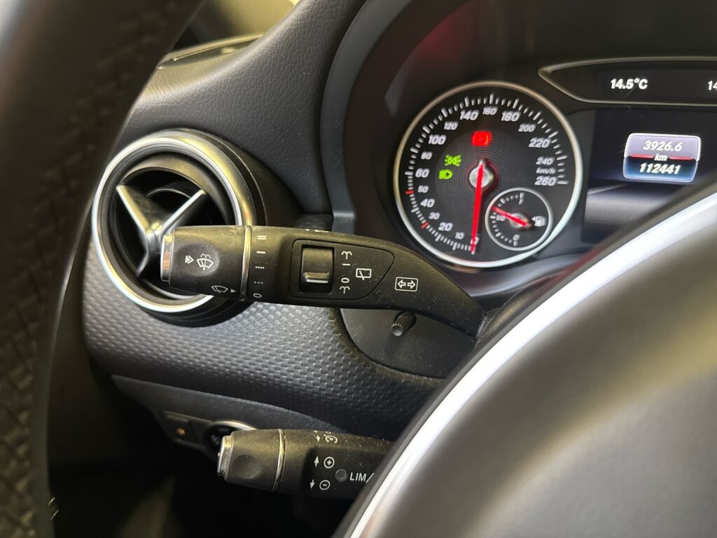 Mercedes-Benz A 2017 Musta