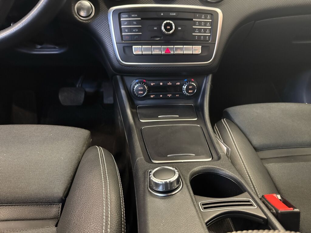 Mercedes-Benz A 2017 Musta