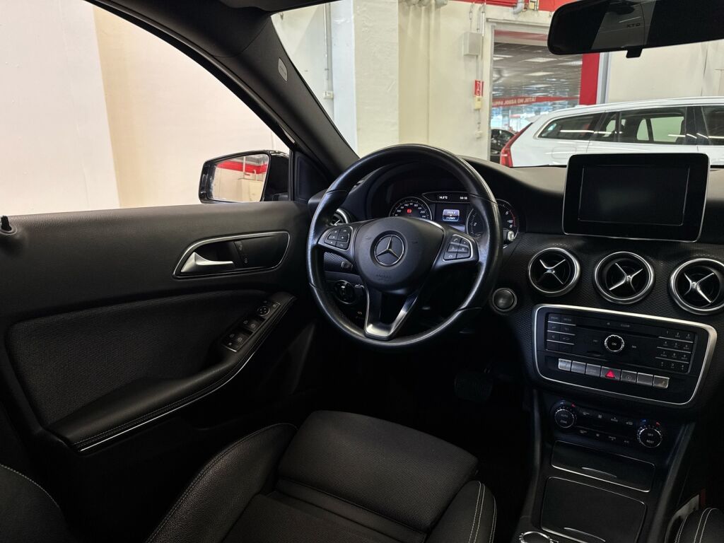 Mercedes-Benz A 2017 Musta