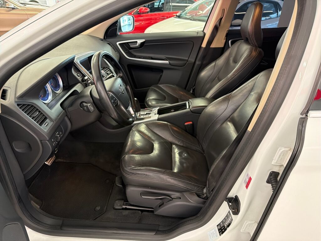 Volvo XC60 2012 Valkoinen