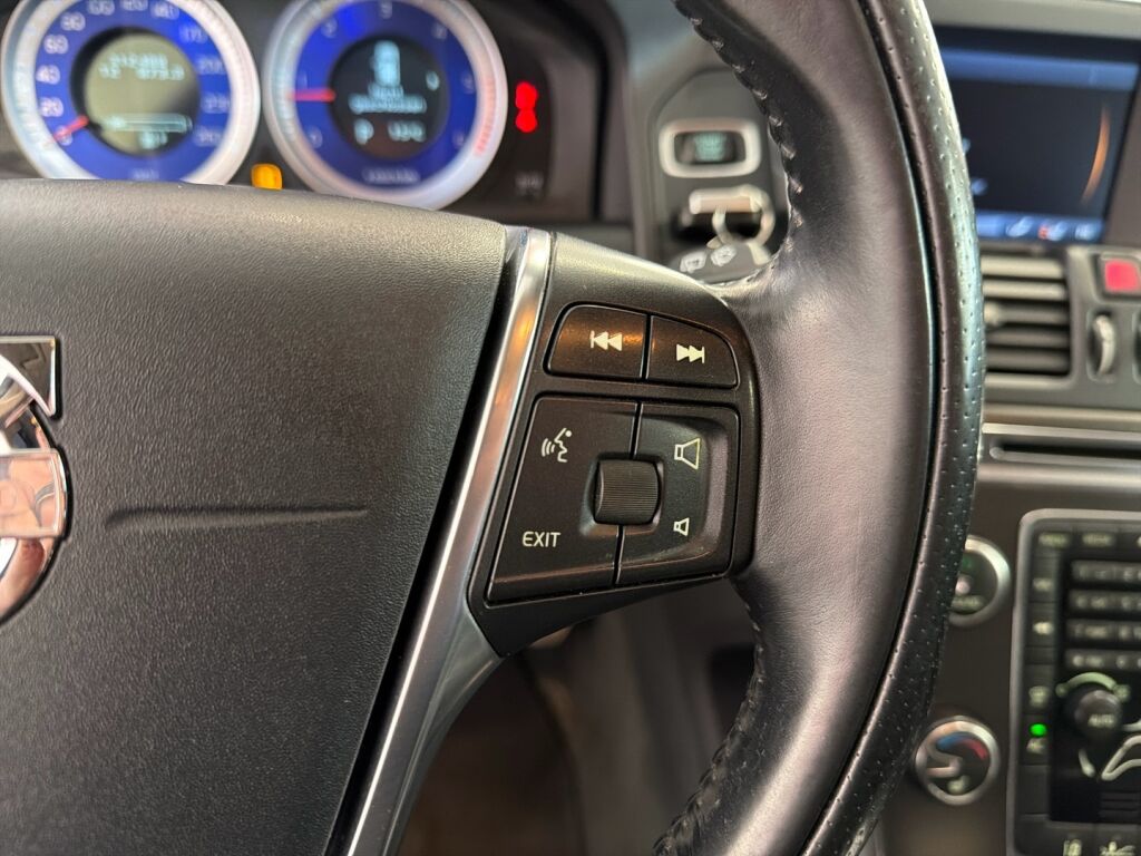 Volvo XC60 2012 Valkoinen