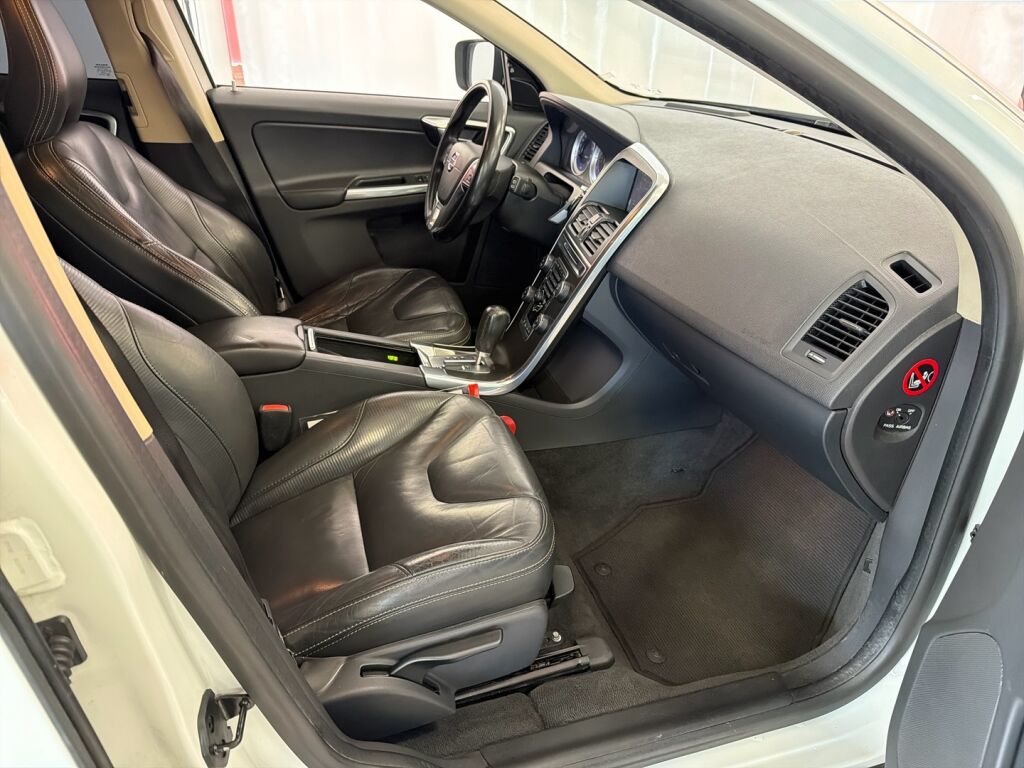 Volvo XC60 2012 Valkoinen