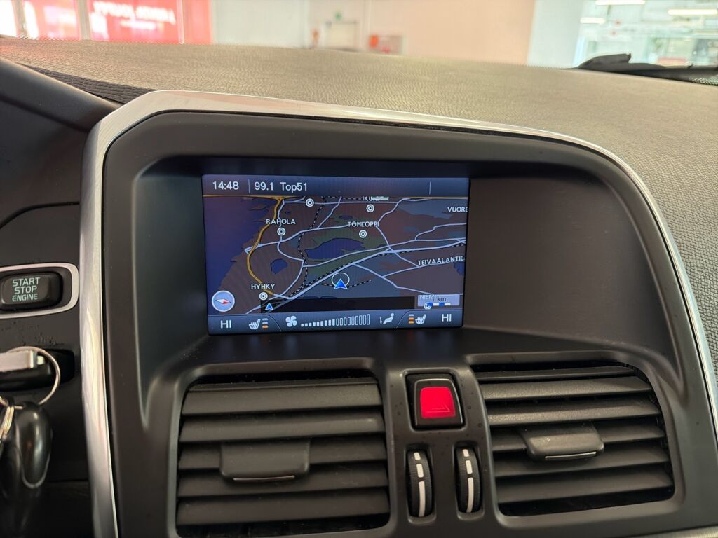 Volvo XC60 2012 Valkoinen