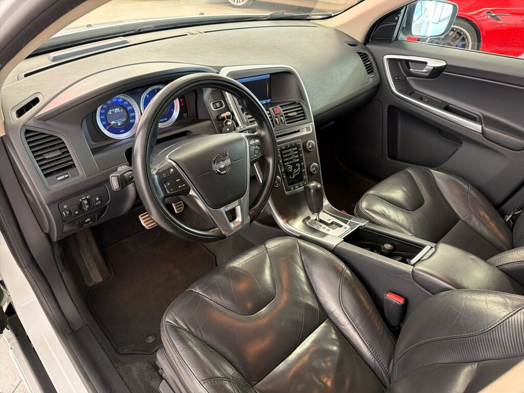 Volvo XC60 2012 Valkoinen