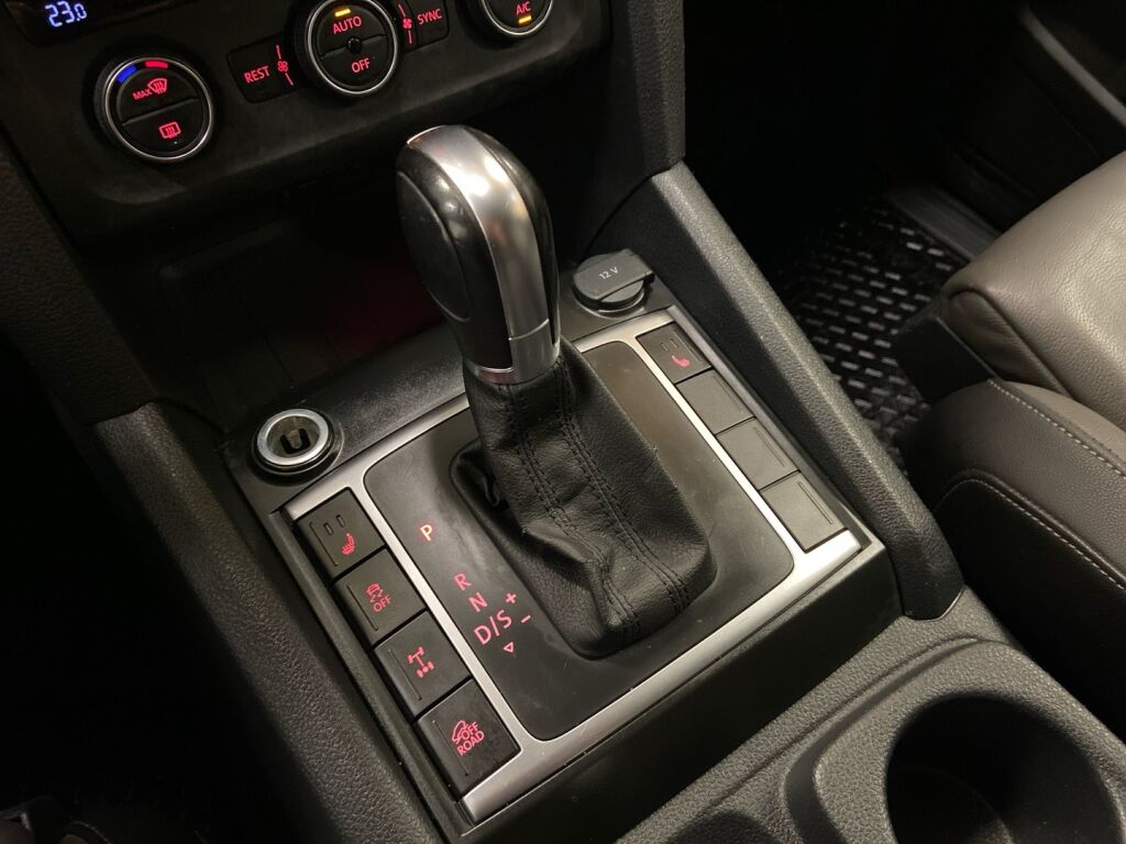 Volkswagen Amarok 2017 Musta