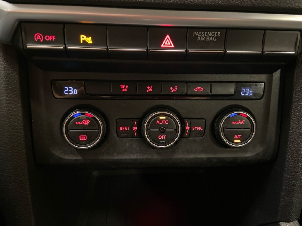 Volkswagen Amarok 2017 Musta