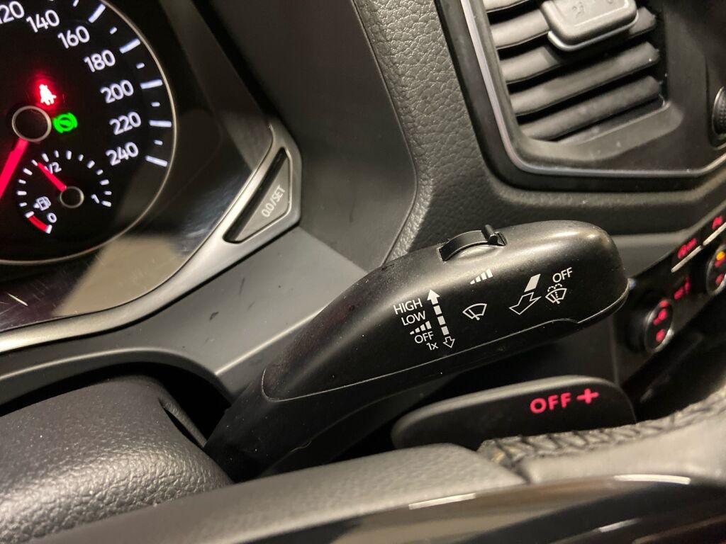 Volkswagen Amarok 2017 Musta