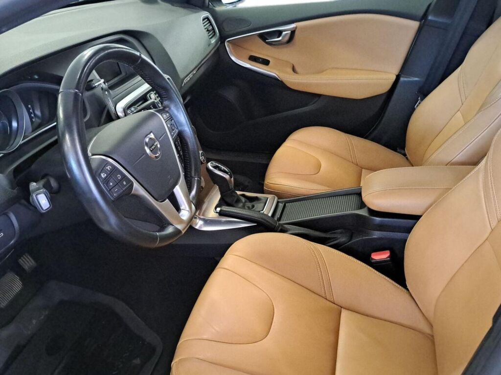 Volvo V40 Cross Country 2017 Valkoinen