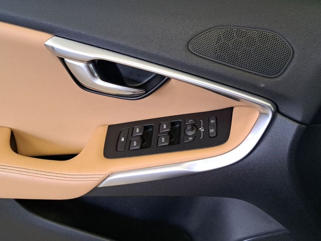 Volvo V40 Cross Country 2017 Valkoinen