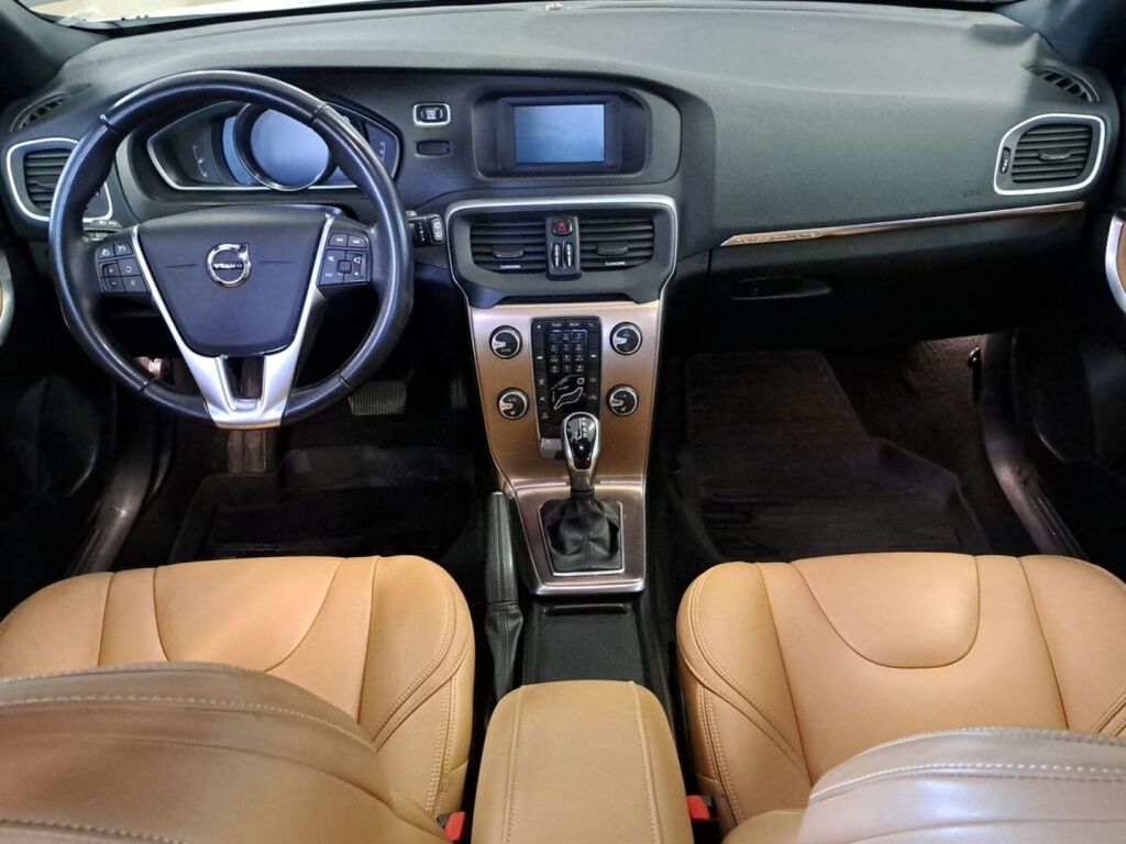 Volvo V40 Cross Country 2017 Valkoinen