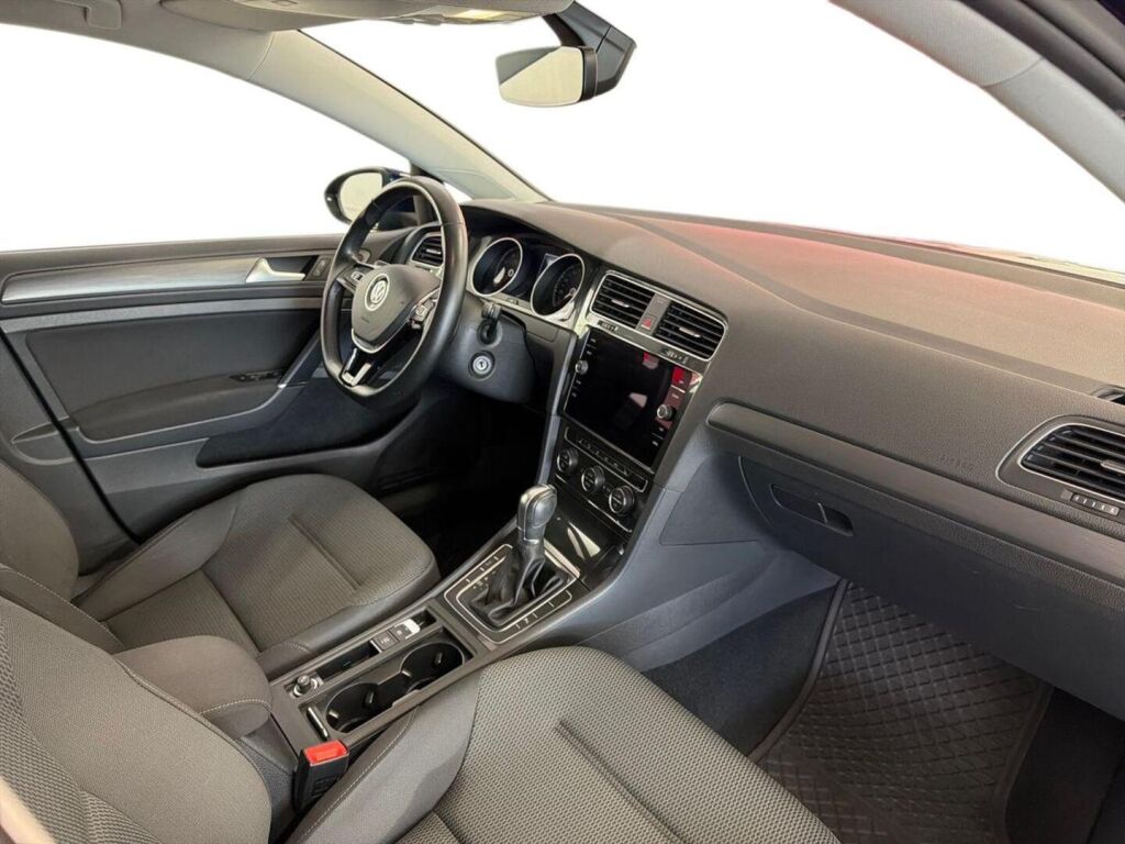 Volkswagen Golf 2017 Sininen