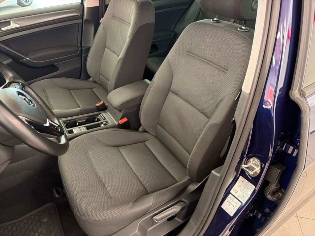 Volkswagen Golf 2017 Sininen