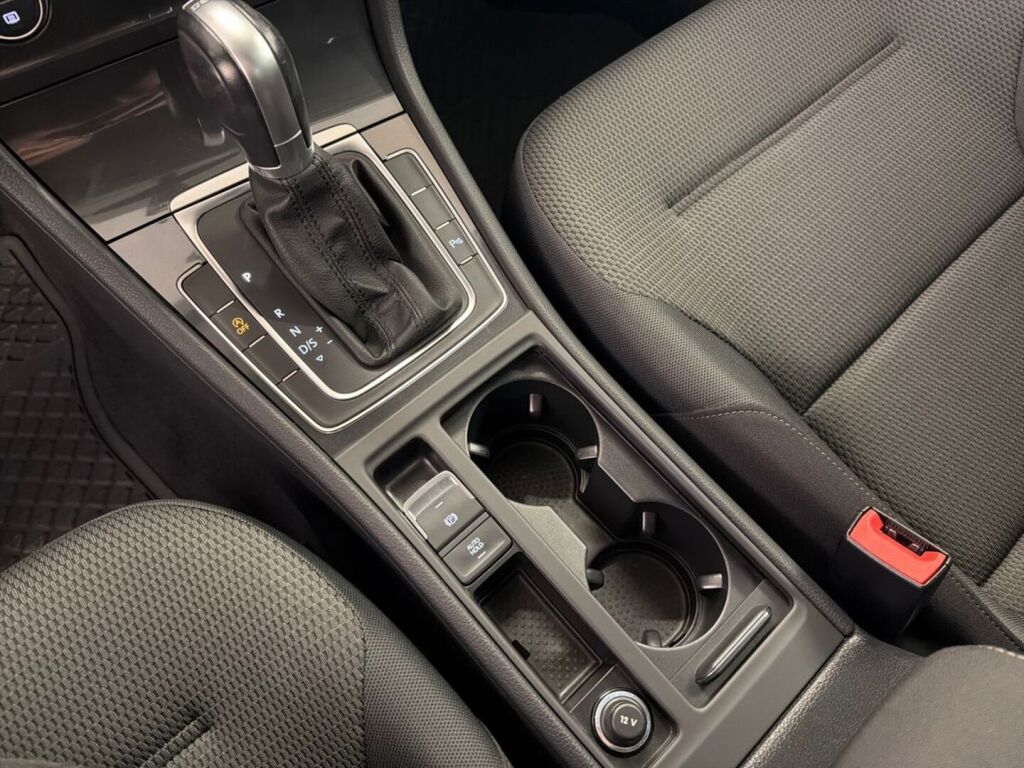 Volkswagen Golf 2017 Sininen