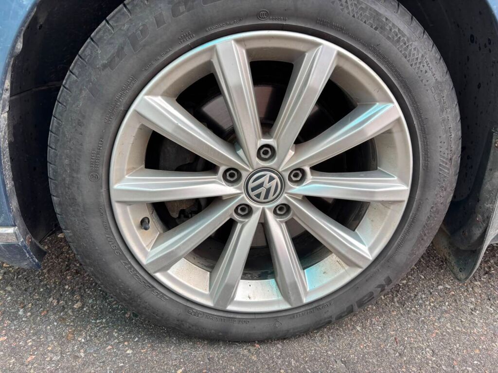 Volkswagen Passat 2017 Sininen