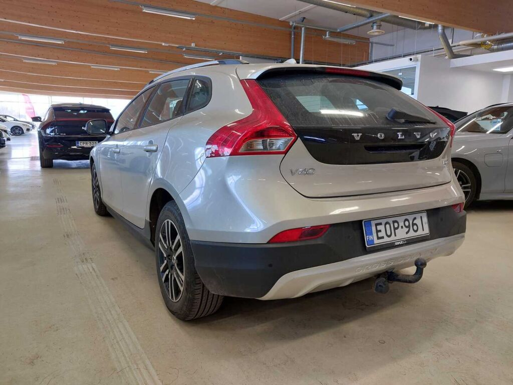Volvo V40 Cross Country 2017 Ruskea (beige)