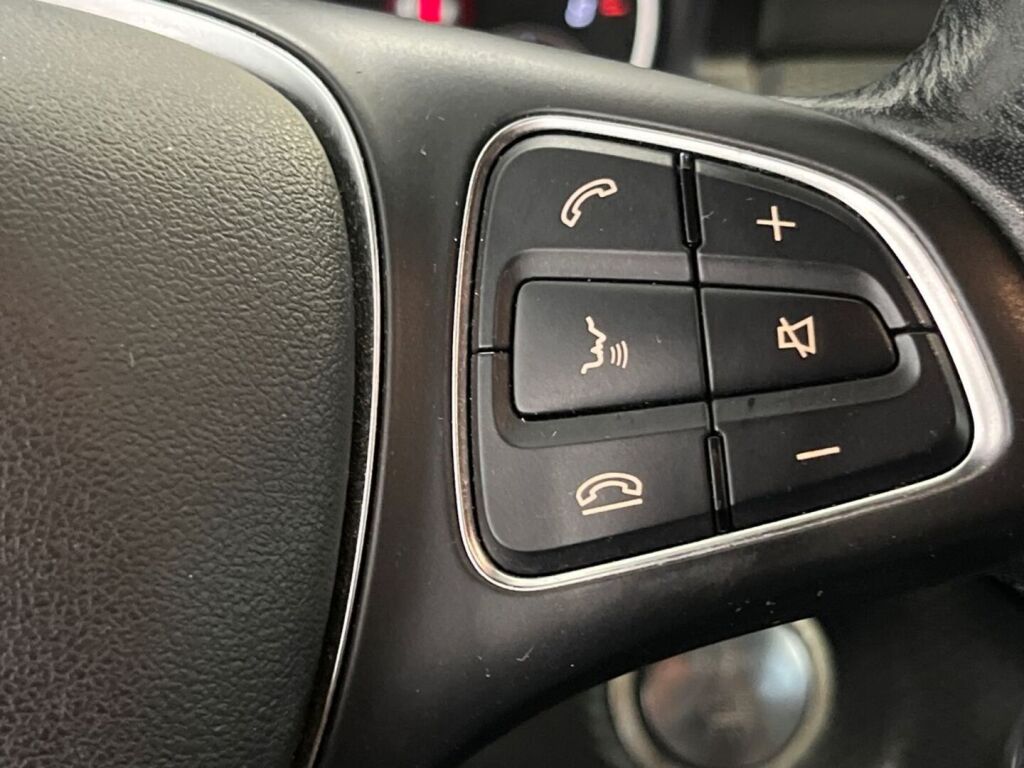 Mercedes-Benz A 2017 Valkoinen
