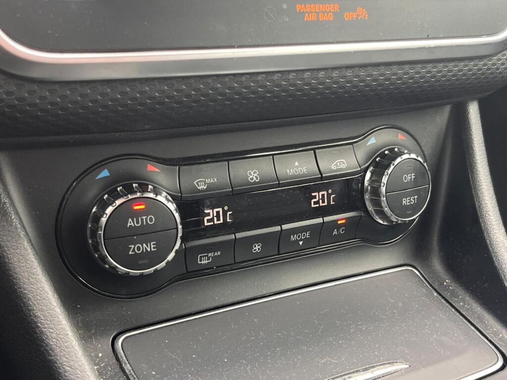 Mercedes-Benz A 2017 Valkoinen
