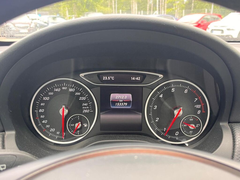Mercedes-Benz A 2017 Valkoinen