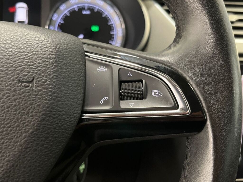 Skoda Octavia 2017 Harmaa