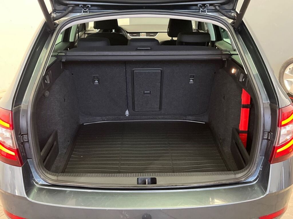 Skoda Octavia 2017 Harmaa