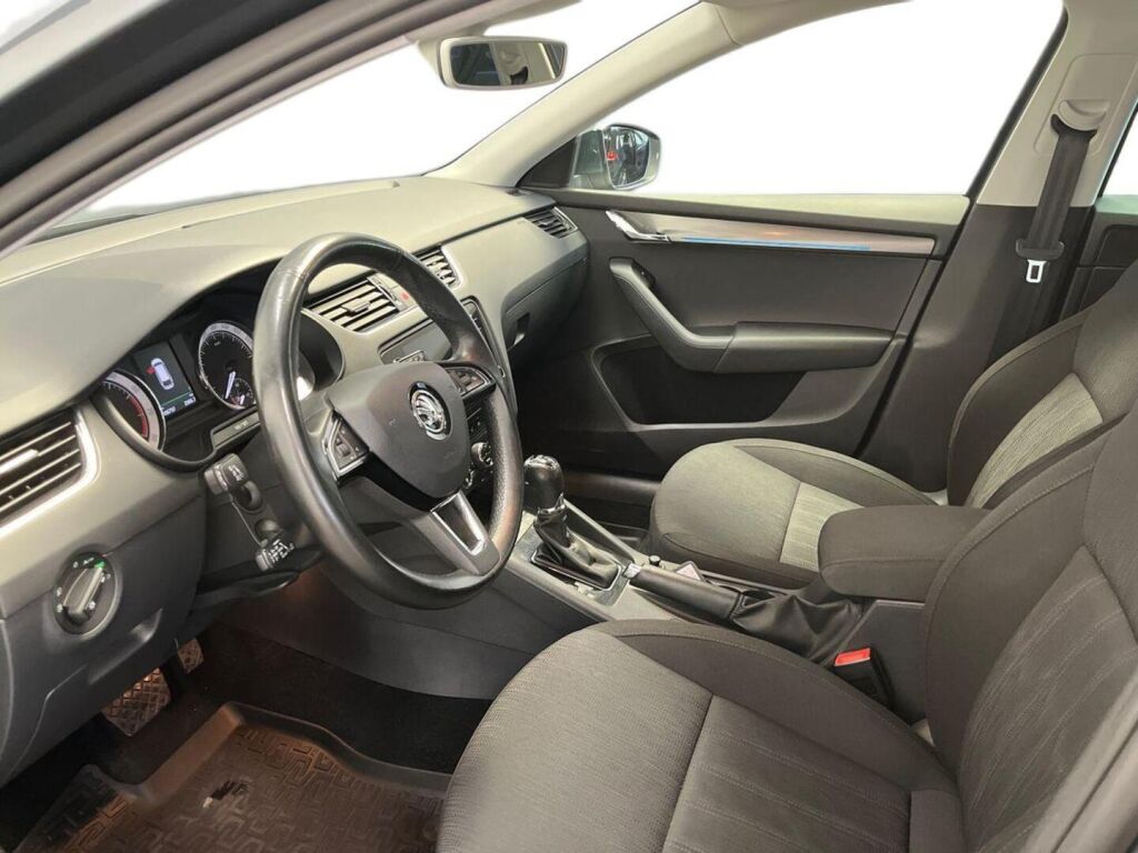 Skoda Octavia 2017 Harmaa