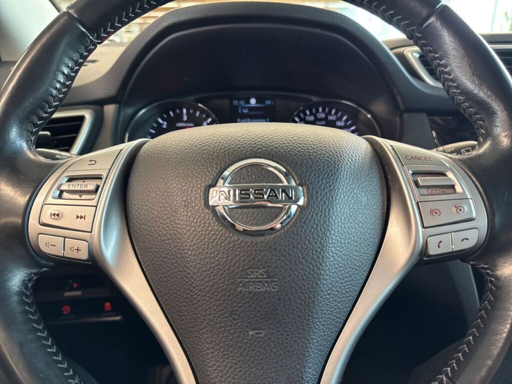 Nissan Qashqai 2017 Metallinhohto Ruskea (beige)