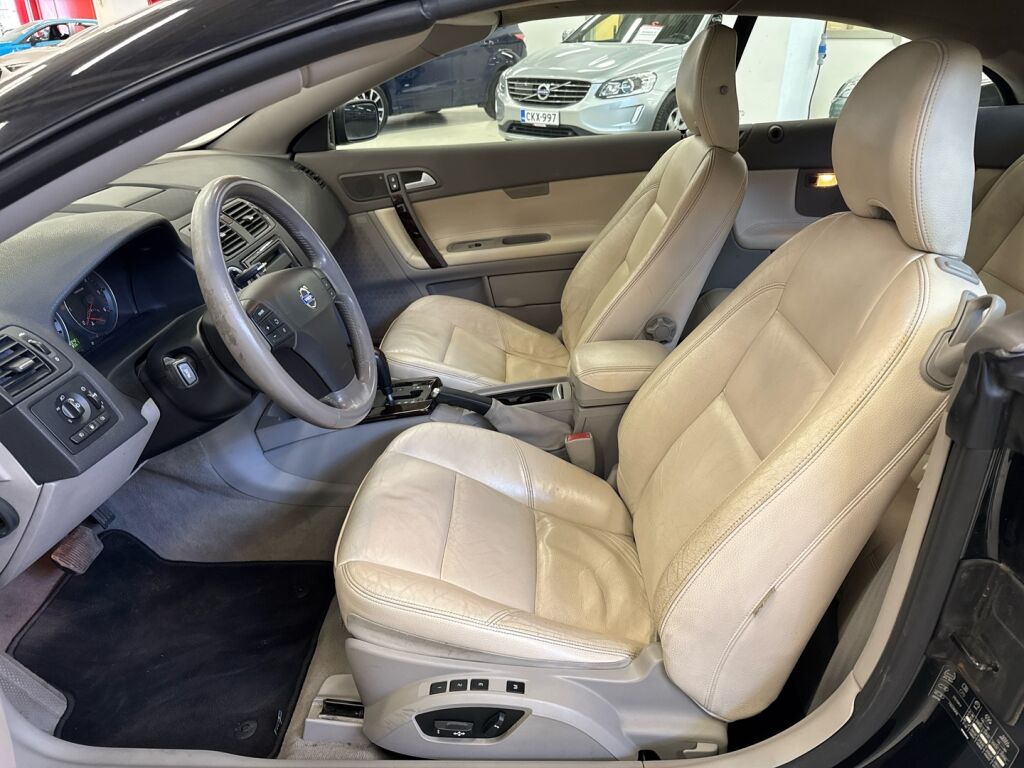 Volvo C70 2007 Musta