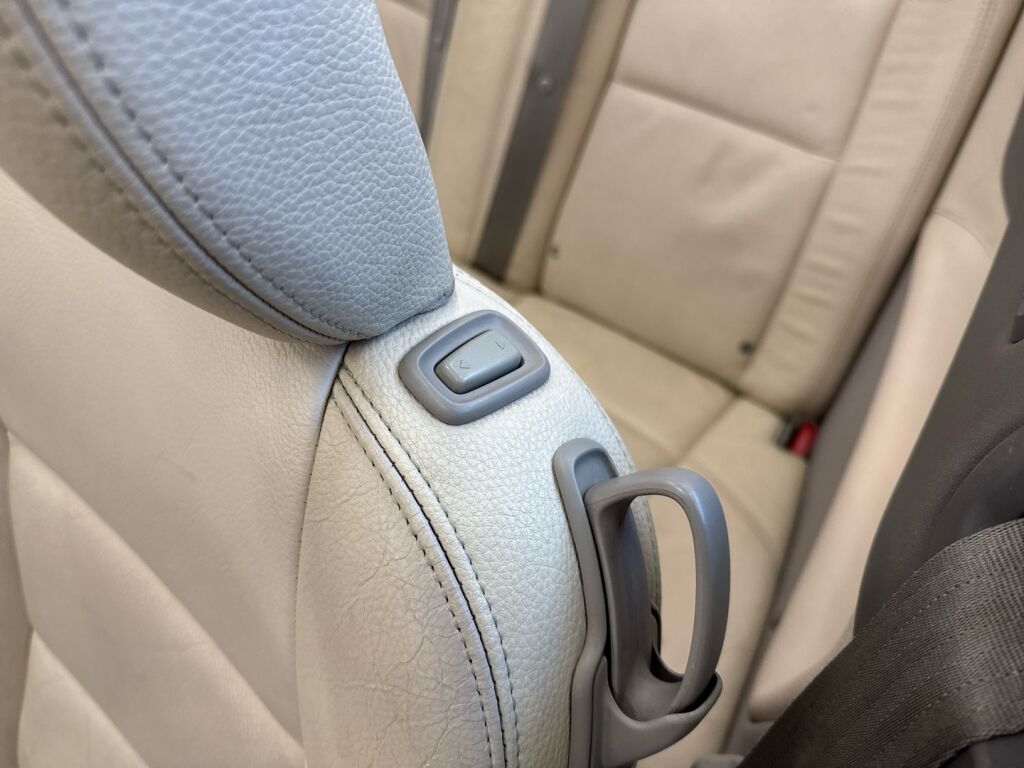 Volvo C70 2007 Musta