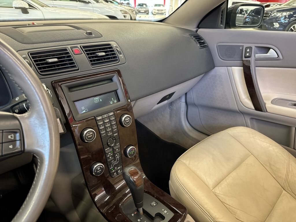 Volvo C70 2007 Musta